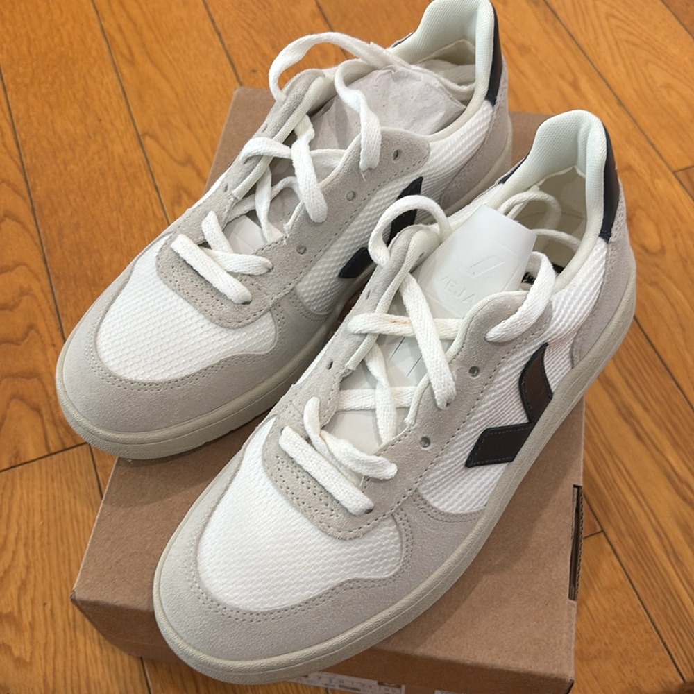 Veja V-10 Sneaker in White & Nautico, Size: EU 38 Women’s size 7 - Picture 8 of 13